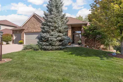 2907 High Bluff Dr, Coralville, IA 52241