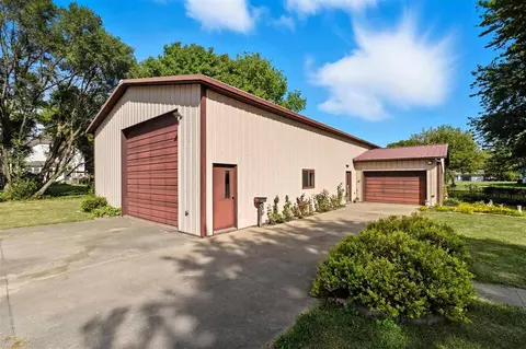 2209 Philadelphia St, Columbus City, IA 52737