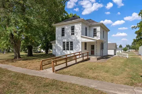 208 E Division St, Morning Sun, IA 52640