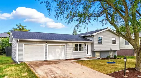 606 Windsor Dr, Solon, IA 52333
