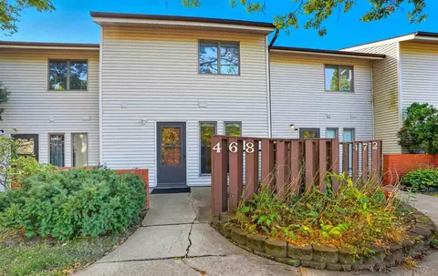 468 Samoa Dr, Iowa City, IA 52246