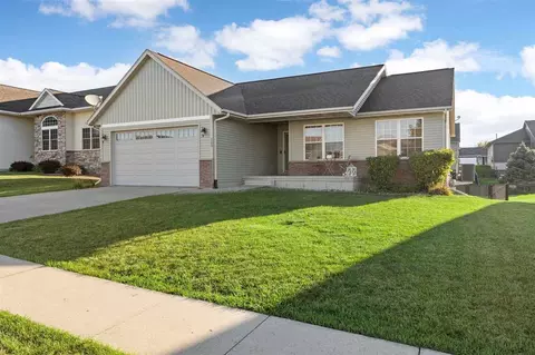 369 Raleigh Ln, Marion, IA 52302