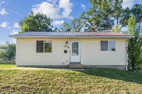 1721 Americus Dr SE, Cedar Rapids, IA 52403