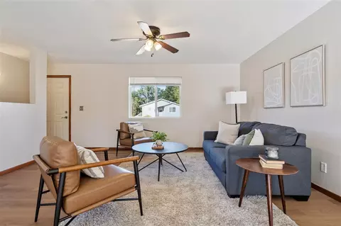 Living - 1721 Americus Dr SE, Cedar Rapids, IA 52403 photo 2 of 3