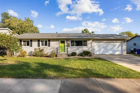 2520 N Ave NW, Cedar Rapids, IA 52405