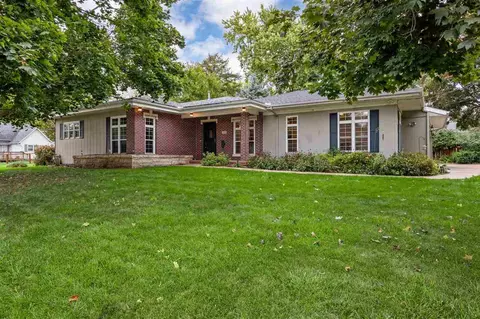 1108 E 3rd St, Anamosa, IA 52205