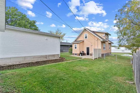 Exterior - 1857 E Ave NE, Cedar Rapids, IA 52402 photo 2 of 4