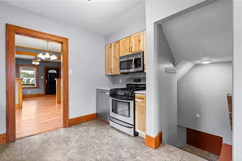 Entry Way - 1857 E Ave NE, Cedar Rapids, IA 52402 photo 1 of 2