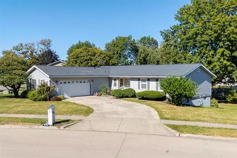1116 Briar Dr, Iowa City, IA 52240