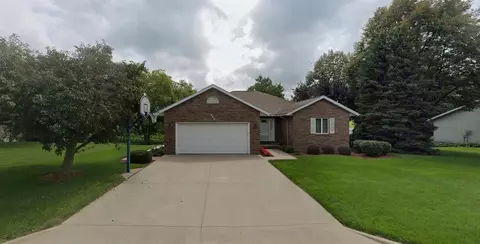 918 10th St, Kalona, IA 52247