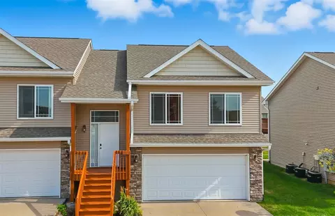 1810 Goose Lake Cir, North Liberty, IA 52317