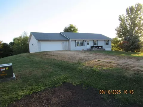 303 W Broadway, Stanwood, IA 52337