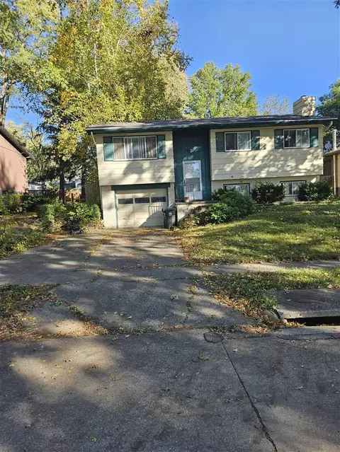 1818 Gleason Ave, Iowa City, IA 52240
