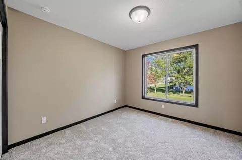 Bedroom - 1775 Parkland Dr, Ely, IA 52227 photo 4 of 8