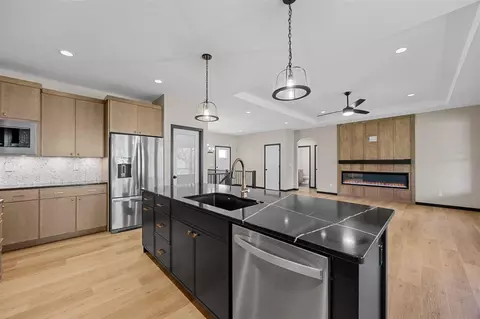 Kitchen - 1775 Parkland Dr, Ely, IA 52227 photo 5 of 7