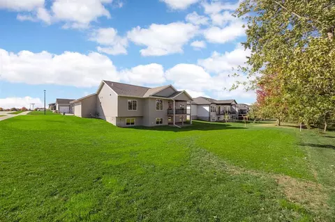 Exterior - 1775 Parkland Dr, Ely, IA 52227 photo 4 of 5