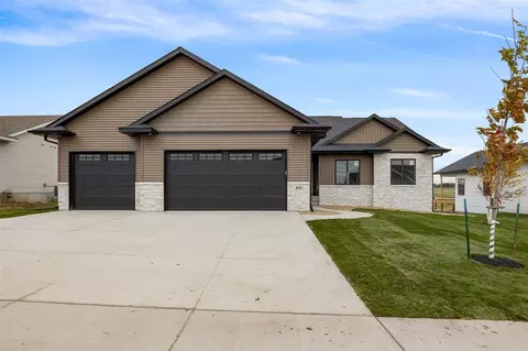 830 Yorkshire St, North Liberty, IA 52317