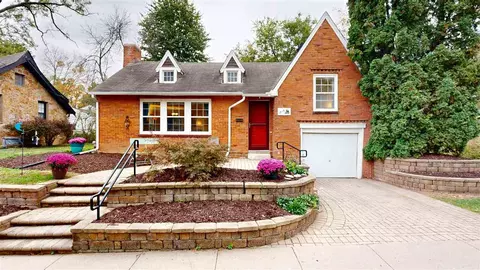1519 Center Ave, Iowa City, IA 52240