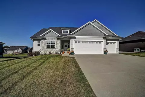 1005 Iris Ave, Tiffin, IA 52340