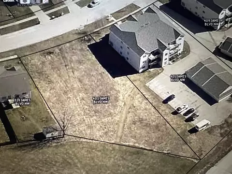 401 James Blvd NW, Oxford, IA 52322