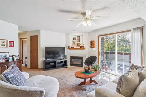 2542 Rushmore Dr, Iowa City, IA 52246