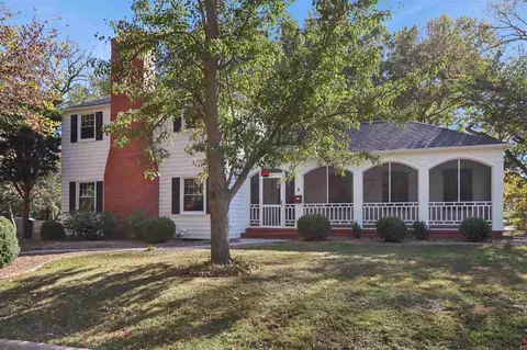 1 Oakridge Ave, Iowa City, IA 52246