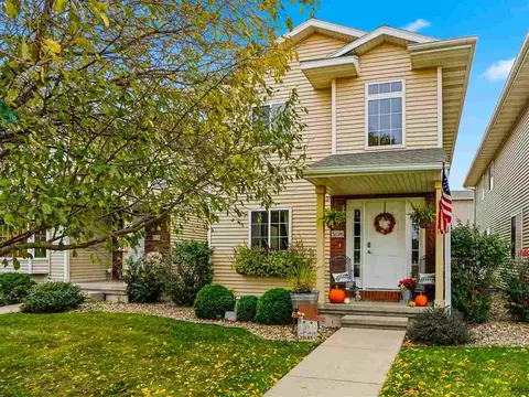 506 Penn Ct, North Liberty, IA 52317