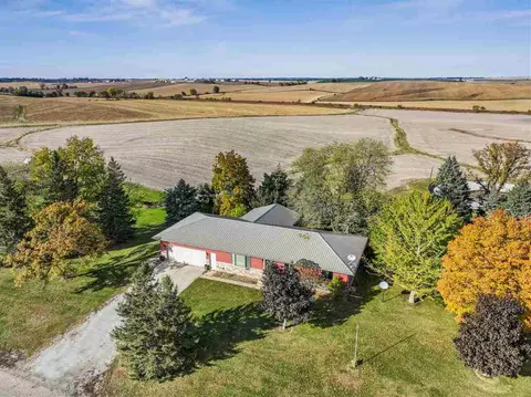 2463 110th St, Marengo, IA 52301