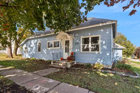 200 North St, Williamsburg, IA 52361