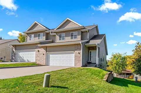 1455 Ozark Rdg, Coralville, IA 52241