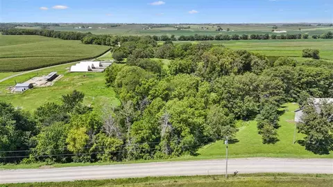 299 240th Pl, Pella, IA 50219