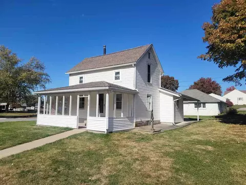 230 W Main St, Oxford, IA 52322