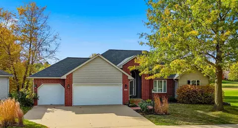 901 Barrington Rd, Iowa City, IA 52245