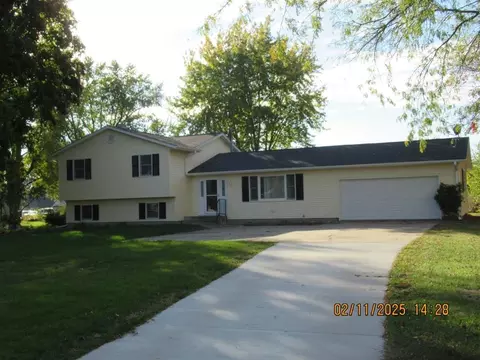 1309 Plum St, Tipton, IA 52772