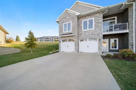 2873 Blue Sage Dr, Coralville, IA 52241