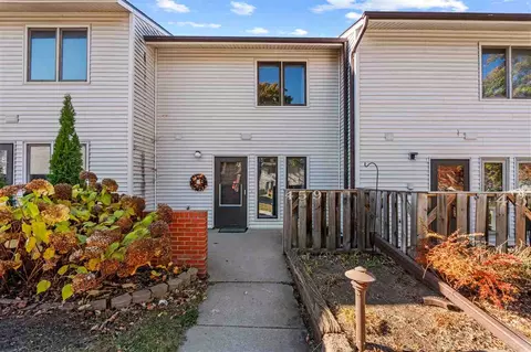 459 Samoa Dr, Iowa City, IA 52246