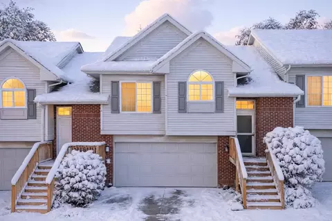 60 David Lee Ct, North Liberty, IA 52317