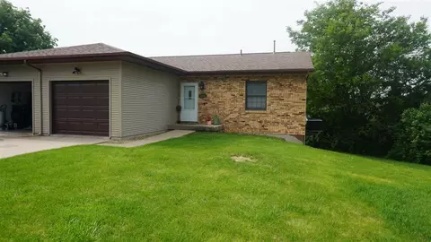 1295 Dolen Pl, Iowa City, IA 52246
