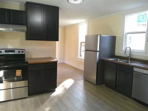 406 E Main St, Washington, IA 52353 photo 3
