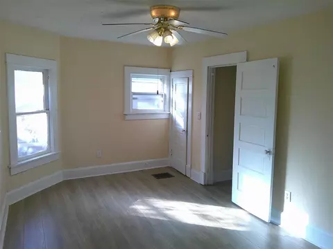 406 E Main St, Washington, IA 52353 photo 9
