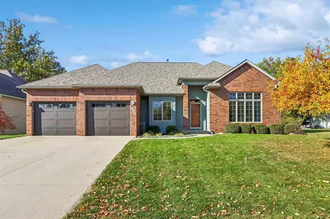 241 Green Mountain Dr, Iowa City, IA 52245