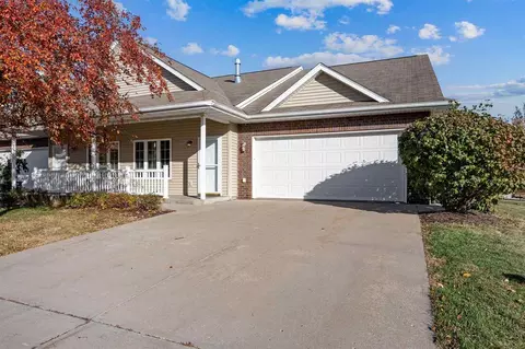 12 Brentwood Dr, Iowa City, IA 52245
