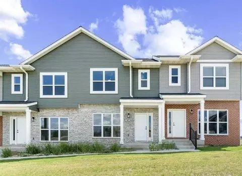 316 Sycamore Dr, West Branch, IA 52358