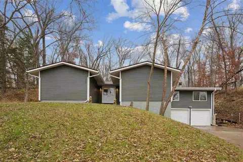 3111 Carroll Dr SE, Cedar Rapids, IA 52403