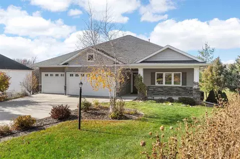 2260 Shropshire Cir, Coralville, IA 52241