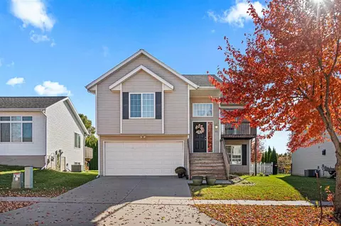 923 Augusta Cir, North Liberty, IA 52317