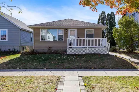 819 G Ave NW, Cedar Rapids, IA 52405