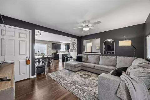 2908 SW Riviera St, Cedar Rapids, IA 52404