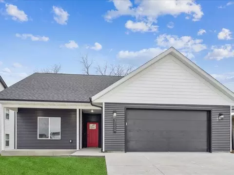 3120 Linden Ln, Muscatine, IA 52761