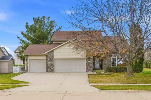 623 Ponds Ct, Tiffin, IA 52340